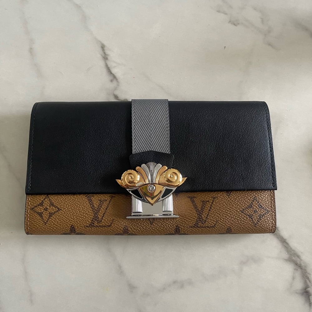 Leather Reverse Monogram wallet